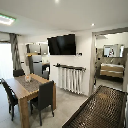 Sweet Apartment *